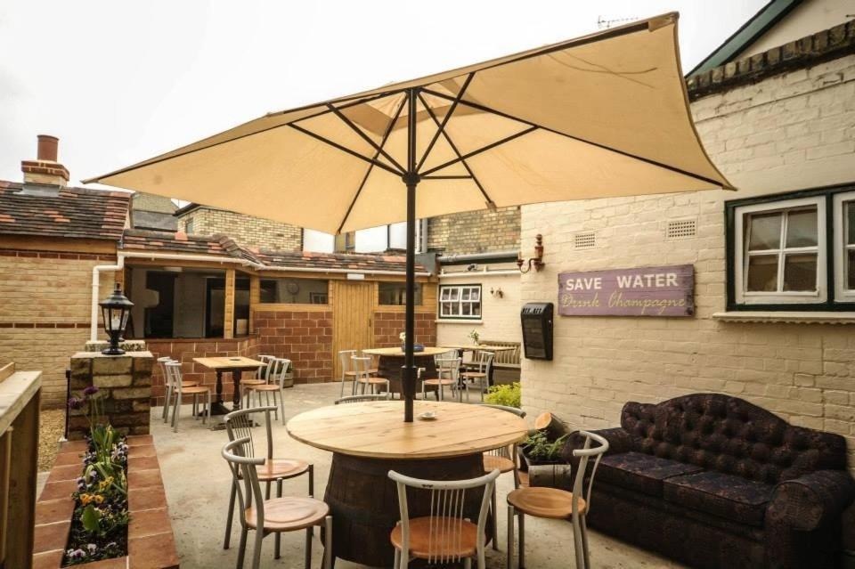 The Carpenter'S Arms CBG Exterior photo